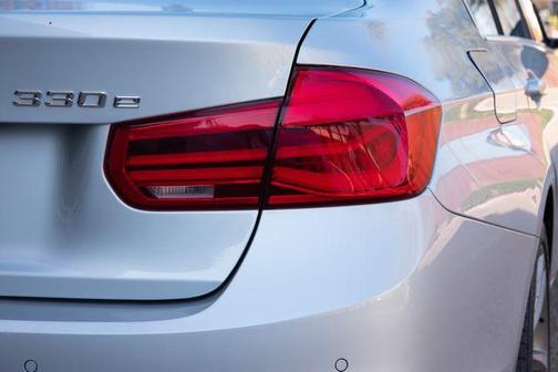 2017 BMW 330e iPerformance