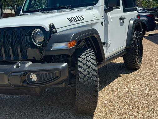Bright White Clearcoat 2023 Jeep Wrangler Willys