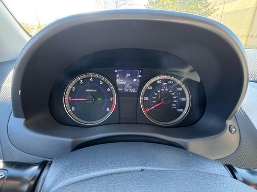 2012 Hyundai Accent GS