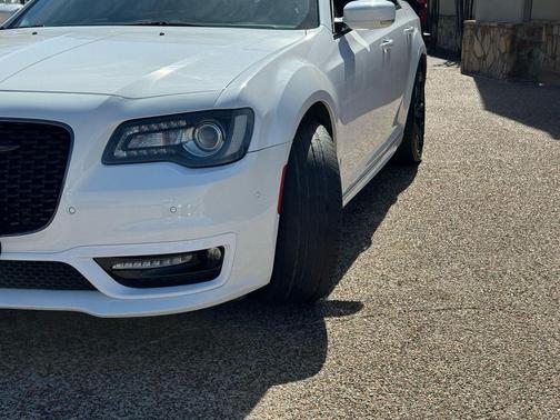 2022 Chrysler 300 Touring