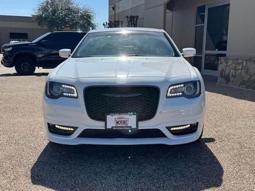 2022 Chrysler 300 Touring