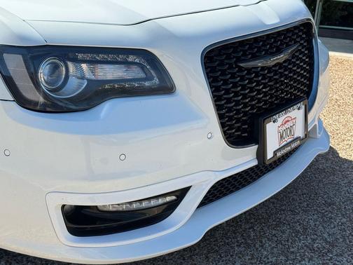 2022 Chrysler 300 Touring