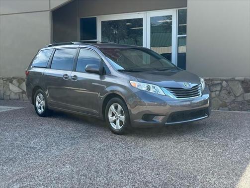 2016 Toyota Sienna LE