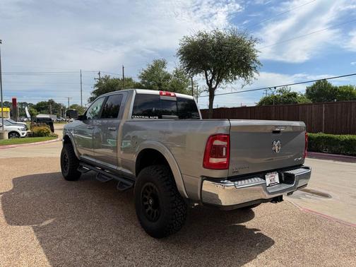 Billet Silver Metallic Clearcoat 2022 RAM 2500 Laramie Crew Cab 4x4 6'4'' Box