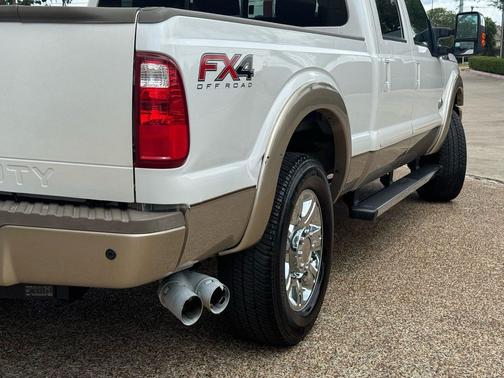 White 2012 Ford F-250 Lariat