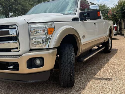 White 2012 Ford F-250 Lariat