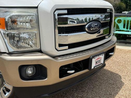 White 2012 Ford F-250 Lariat