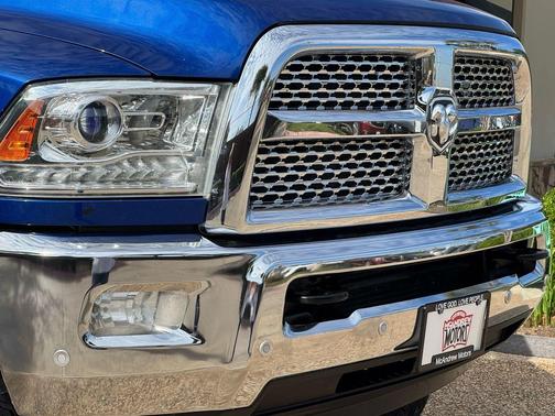 Blue Streak Pearlcoat 2016 RAM 2500 Laramie
