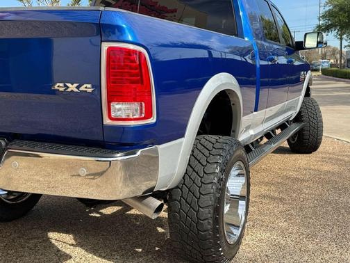 Blue Streak Pearlcoat 2016 RAM 2500 Laramie