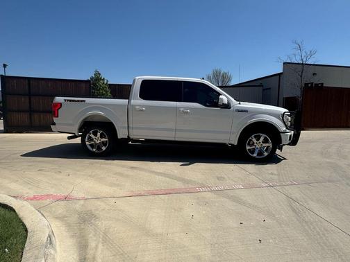 Oxford White 2019 Ford F-150 Lariat