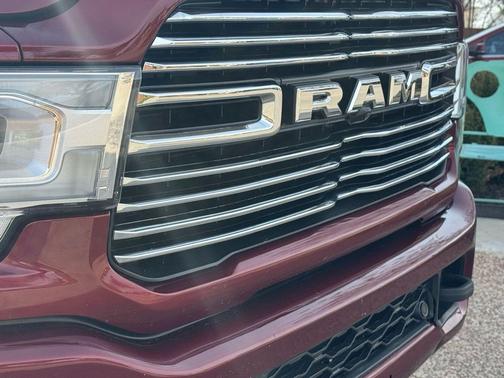 2024 RAM 3500 Laramie Crew Cab 4x4 8' Box