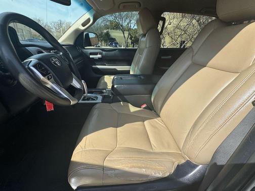 2014 Toyota Tundra SR5