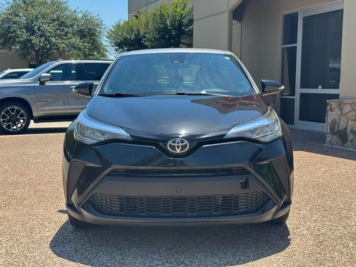 Silver Knockout Metallic 2020 Toyota C-HR XLE