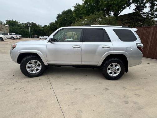 Super White 2019 Toyota 4Runner SR5