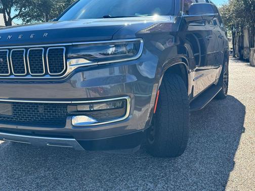 2022 Jeep Wagoneer Series III 4x4