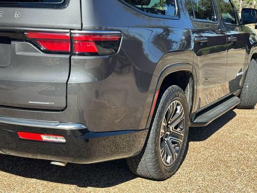 2022 Jeep Wagoneer Series III 4x4