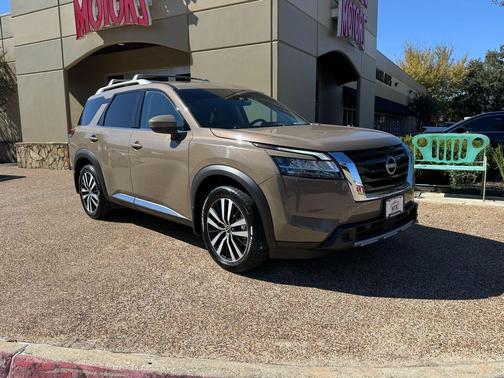 2024 Nissan Pathfinder Platinum FWD
