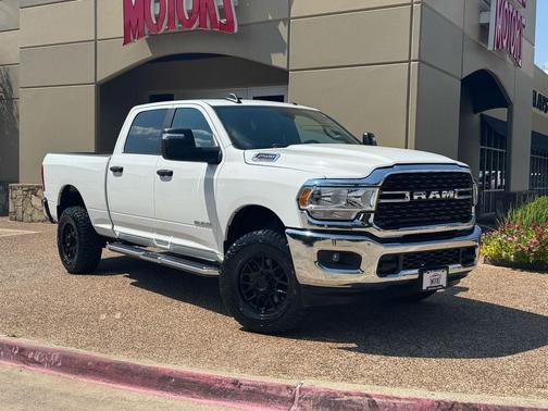 2024 RAM 2500 Big Horn Crew Cab 4x4 6'4'' Box