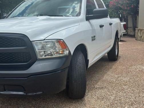 Bright White Clearcoat 2018 RAM 1500 Tradesman