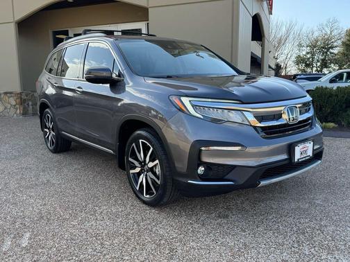 2022 Honda Pilot Touring 8-Passenger