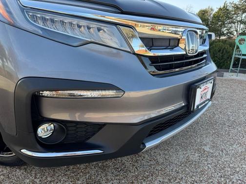 2022 Honda Pilot Touring 8-Passenger