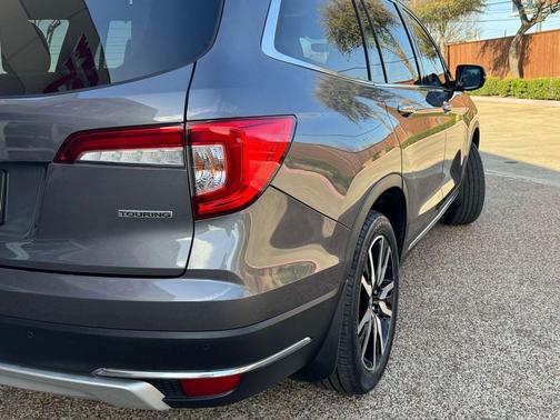 2022 Honda Pilot Touring 8-Passenger