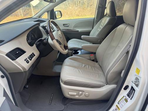 2011 Toyota Sienna Limited