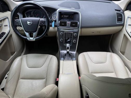 Blue 2015 Volvo XC60 T5 Platinum