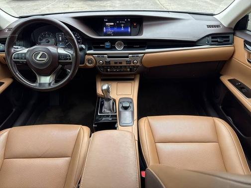 2016 Lexus ES 350 Base