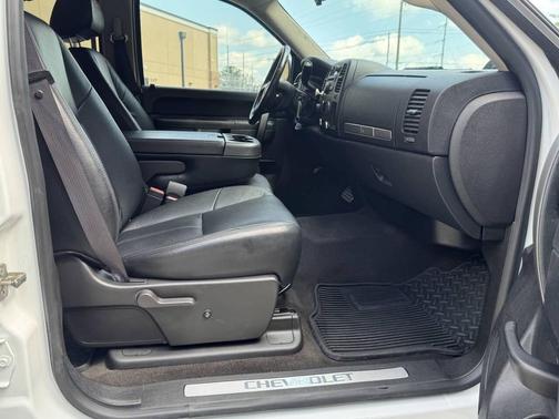 White 2012 Chevrolet Silverado 2500 LT