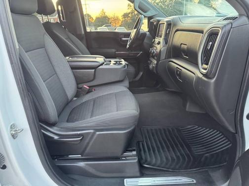 White 2020 Chevrolet Silverado 1500 LT