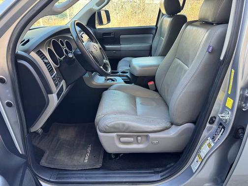 2011 Toyota Sequoia SR5