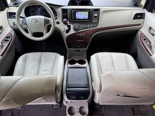 2014 Toyota Sienna XLE