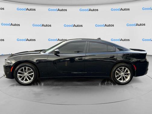 Pitch Black Clearcoat 2016 Dodge Charger SXT