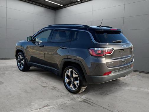 Granite Crystal Metallic Clearcoat 2018 Jeep Compass Limited
