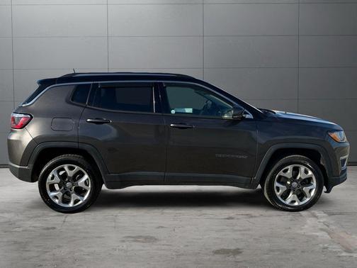 Granite Crystal Metallic Clearcoat 2018 Jeep Compass Limited