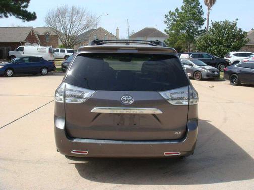 2012 Toyota Sienna XLE