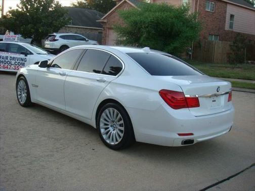 2012 BMW 750 i xDrive