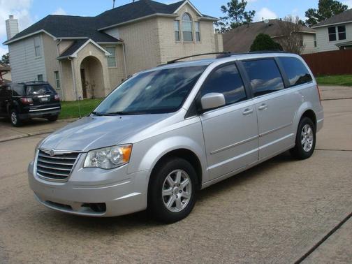 Bright Silver Metallic 2010 Chrysler Town & Country 4dr Wgn Touring