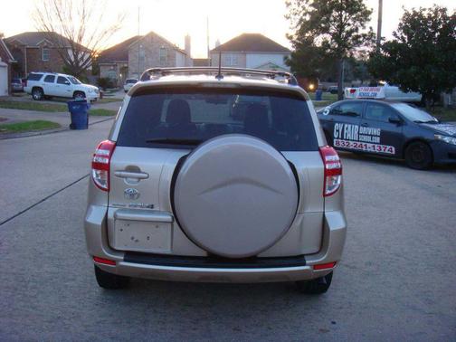 2009 Toyota RAV4 Base