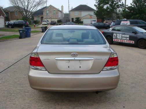 2005 Toyota Camry LE