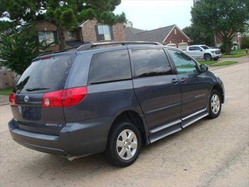 2006 Toyota Sienna LE