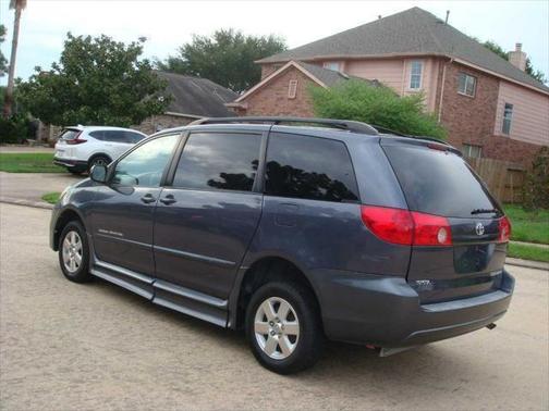 2006 Toyota Sienna LE