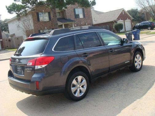 2010 Subaru Outback 3.6 R Limited