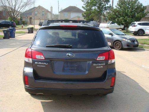 2010 Subaru Outback 3.6 R Limited