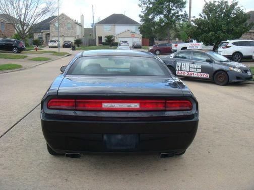 2013 Dodge Challenger 2dr Cpe SXT