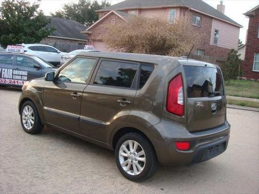Moss Metallic 2012 Kia Soul 5dr Wgn Auto +