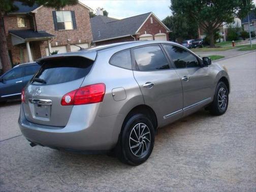 2011 Nissan Rogue S