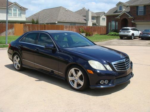 Capri Blue Metallic 2010 Mercedes-Benz E-Class 4dr Sdn E 350 Luxury RWD