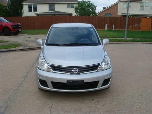 2011 Nissan Versa 1.8 S
